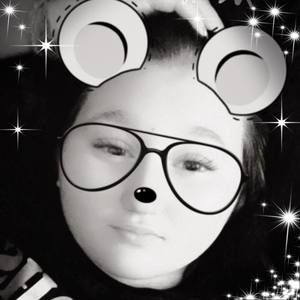 Meet your Posher, Hallie